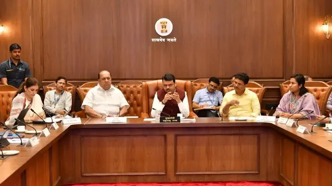 Maharashtra CM Fadnavis Advocates for a Public Health Infrastructure Corporation