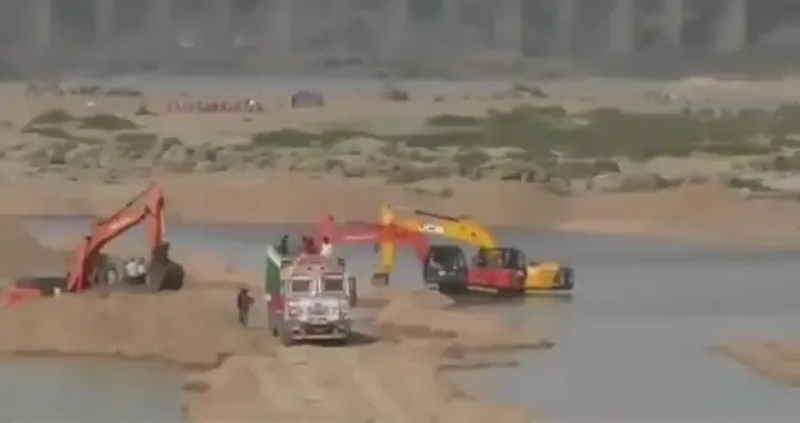 Maharashtra Government Set to Unveil Sand Policy in a Week to Combat Mafia Control and Optimize Supply
