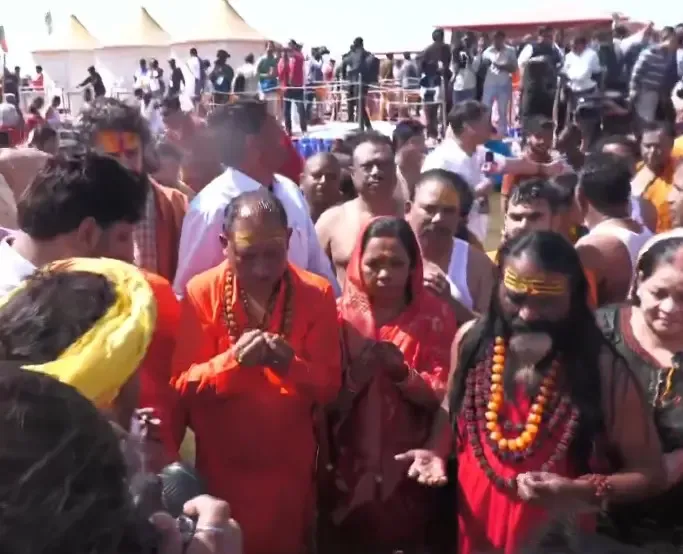 Maha Kumbh: C'garh CM, Cabinet, all-party MLAs Immerse in Triveni Sangam