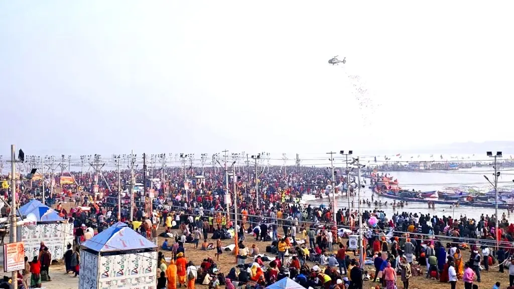 Maha Kumbh: Devotees Blessed with Flower Petals during Amrit Snan