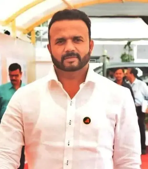 Maharashtra Minister Initiates Breach of Privilege Against Sanjay Raut and Rohit Pawar; Speaker Assigns to Committee
