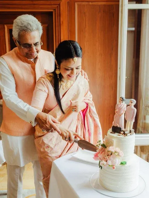 Did Mahua Moitra Just Marry Pinaki Mishra?