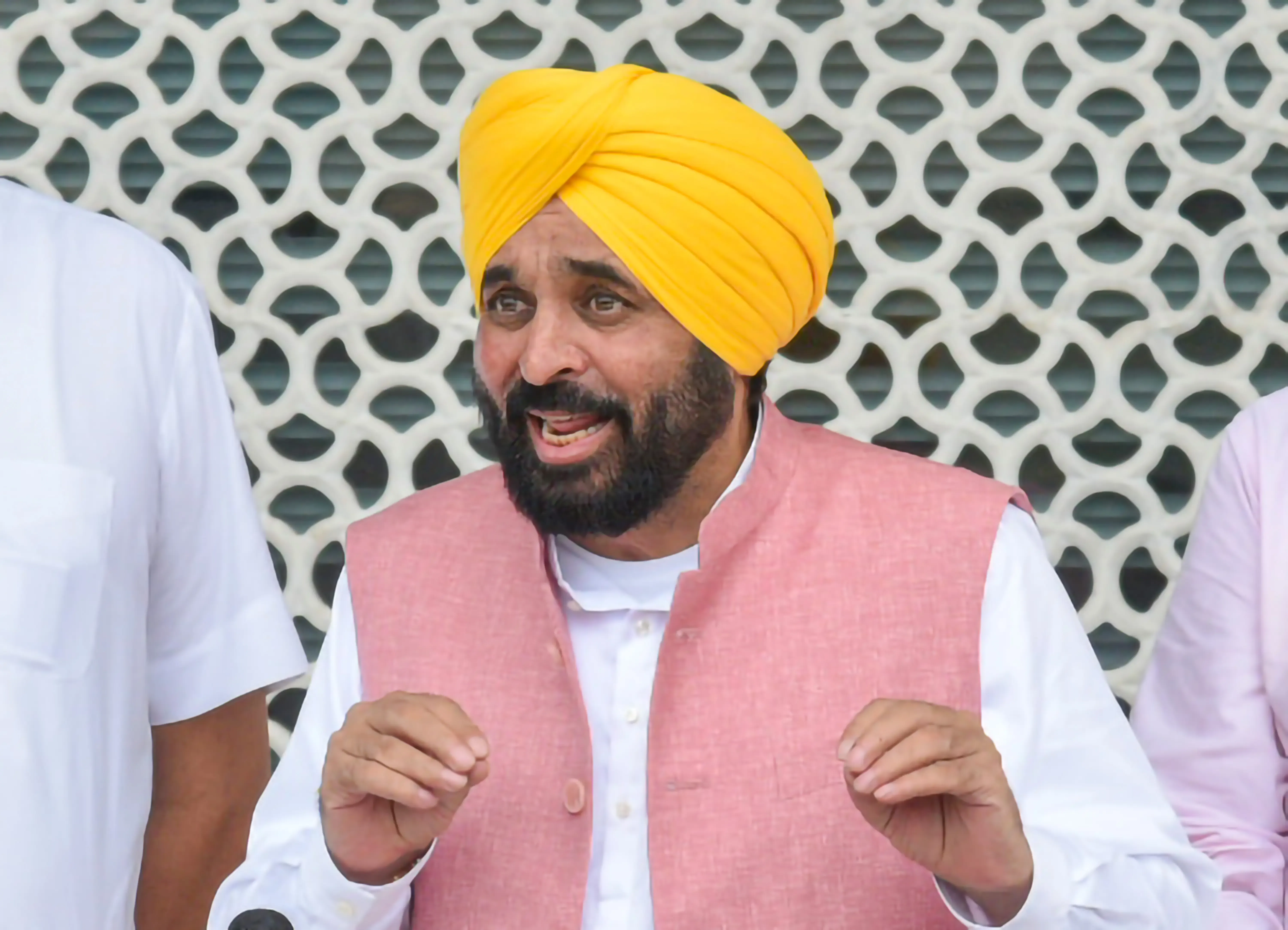 क्या मजीठिया विवाद में कैप्टन अमरिंदर और सीएम भगवंत मान के बीच हुई तीखी नोकझोंक?