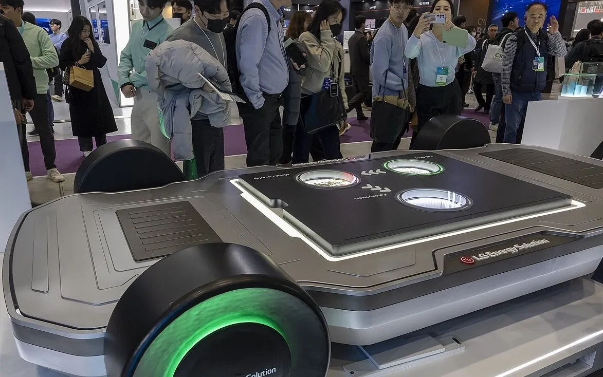 Why Are Major Battery Makers in South Korea Facing Declining Plant Operations?