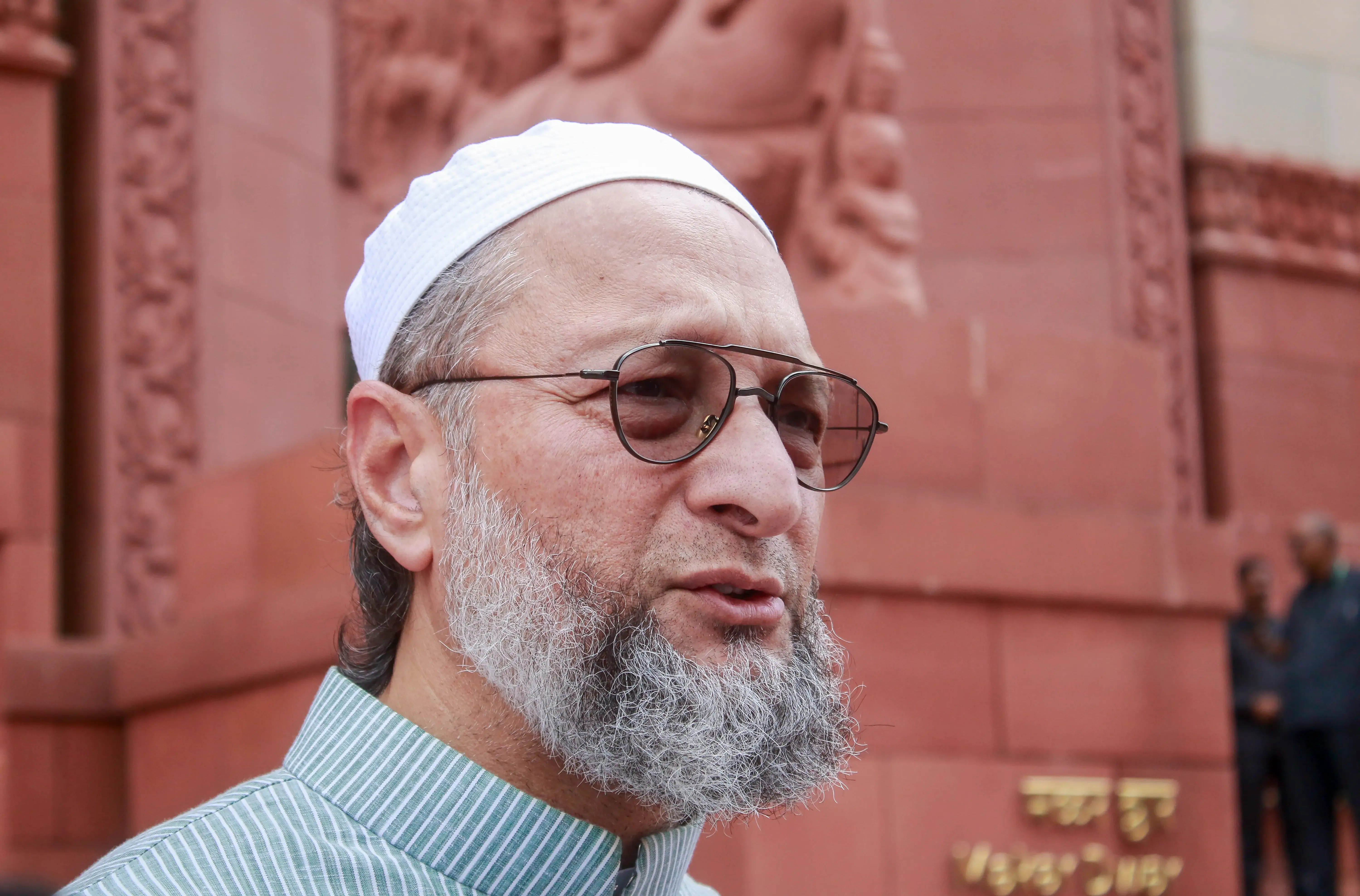क्या ओवैसी मालेगांव ब्लास्ट केस में सरकार से सुप्रीम कोर्ट में चुनौती देने की मांग कर रहे हैं?