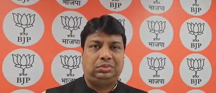 क्या मालेगांव ब्लास्ट केस में शामिल अधिकारियों पर कार्रवाई होनी चाहिए?