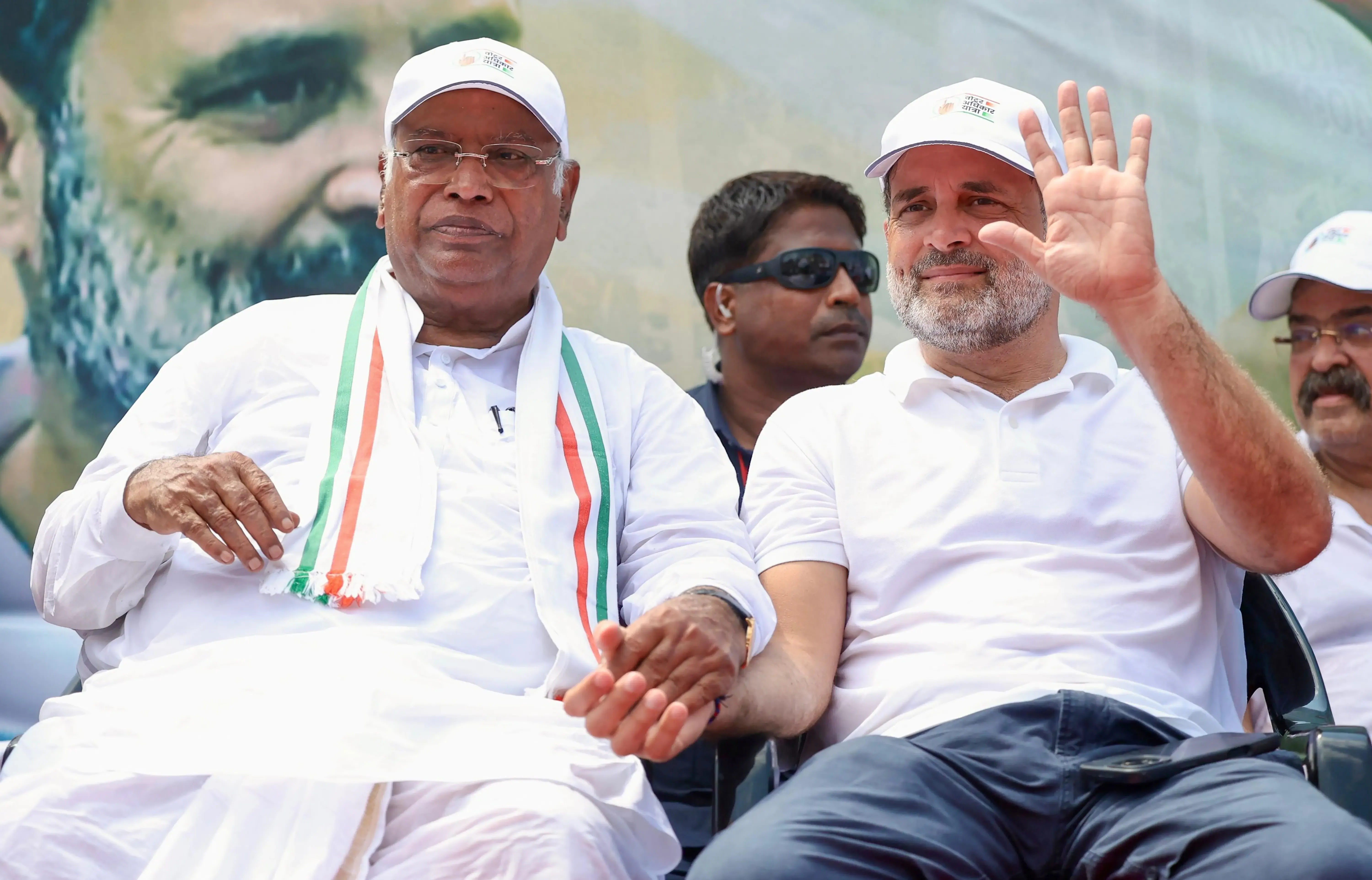 क्या मल्लिकार्जुन खड़गे और राहुल गांधी ने ओणम की शुभकामनाएं दीं?