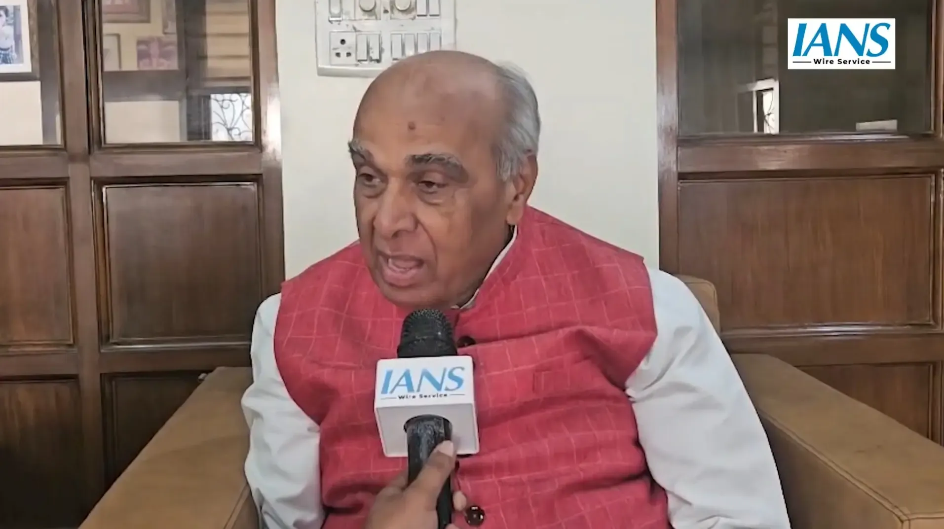 BJP MP Jagdambika Pal Accuses Mamata Government of Protecting Rioters in Murshidabad
