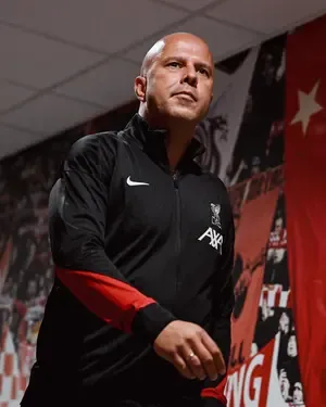 Arne Slot: Manchester United's True Potential Exceeds Current League Position