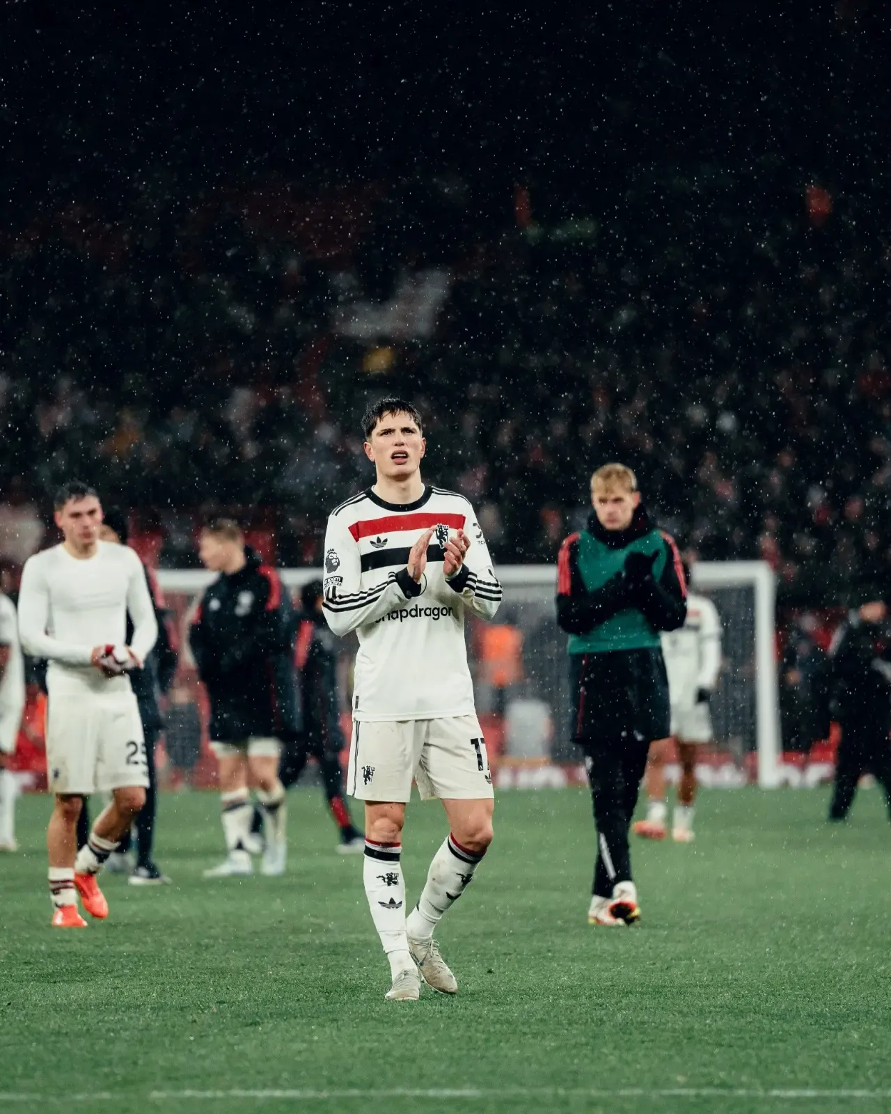 Alan Shearer: Manchester United Pushed Liverpool but Must Sustain Momentum