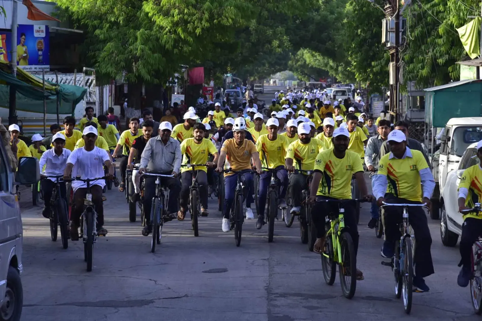 Mansukh Mandaviya Joins Fit India Sundays on Cycle in Rajkot; Actor Rahul Bose Participates in Delhi