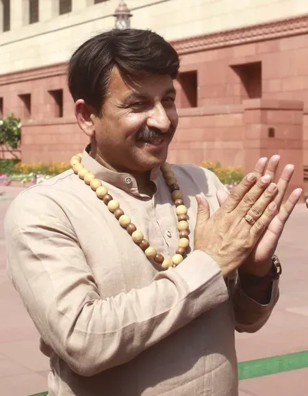 Is Manoj Tiwari's Shiv Puran Katha a Spiritual Revolution in Delhi?