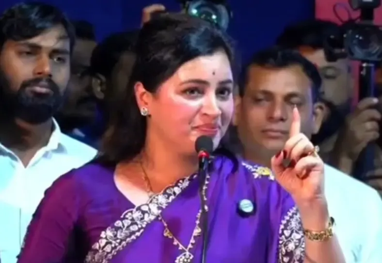 क्या मराठी पर गर्व करते हुए नवनीत राणा ने हिंदी को सर्वाधिक बोली जाने वाली भाषा बताया?