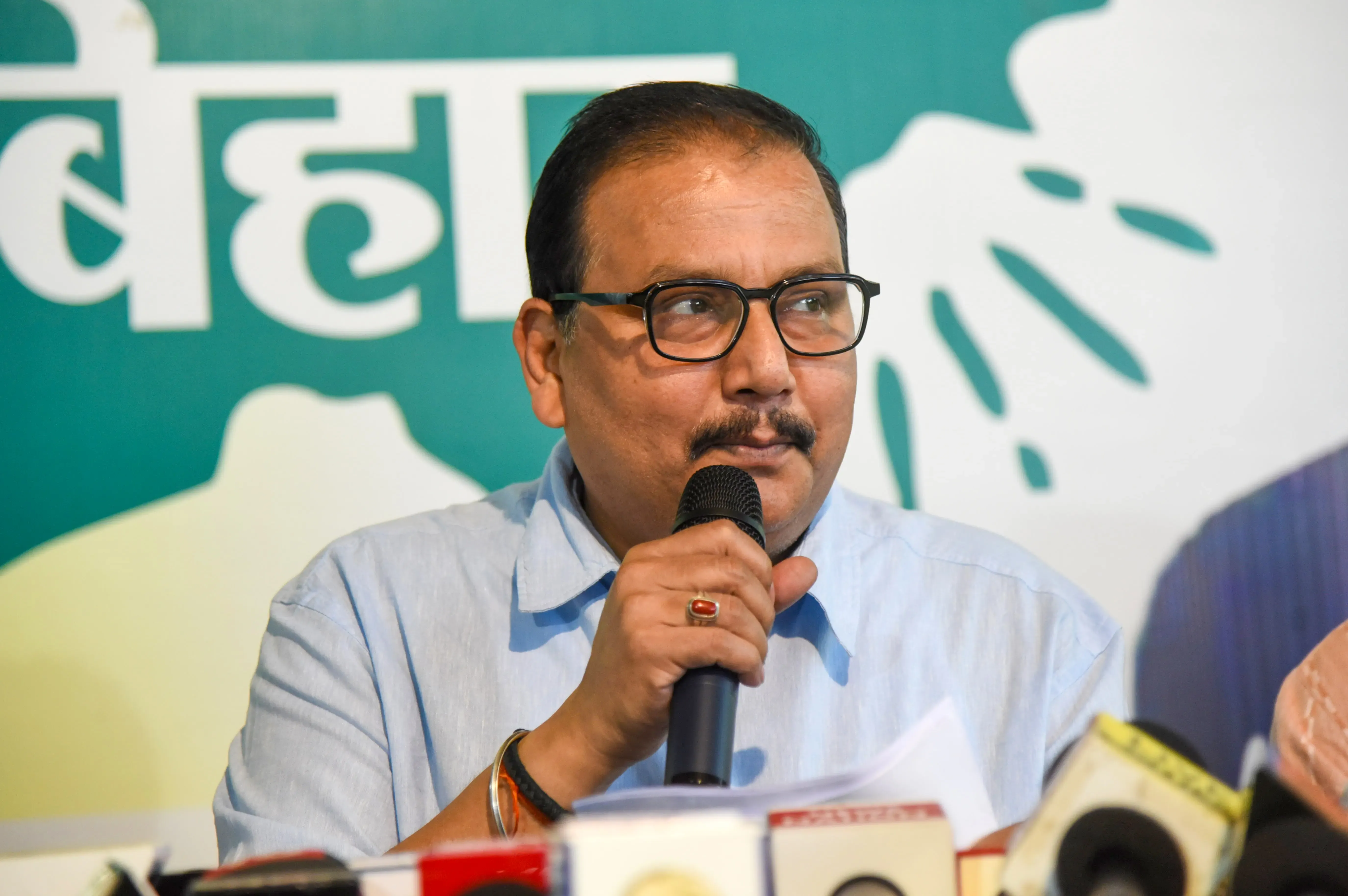 क्या मतदाता का नाम वोटर लिस्ट से हटाने से लोकतंत्र का दम घुटेगा? : मनोज झा