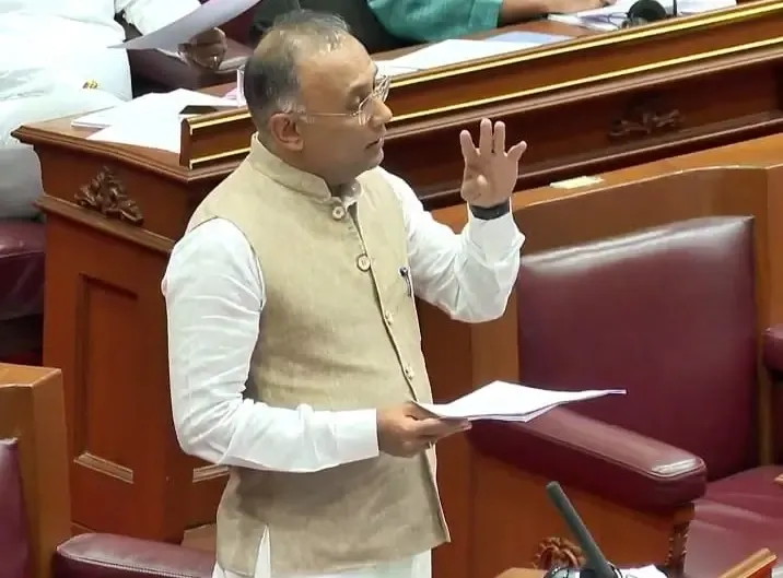 Maternal Mortality: Karnataka Health Minister Urges National Regulation of Pharmaceutical Industry