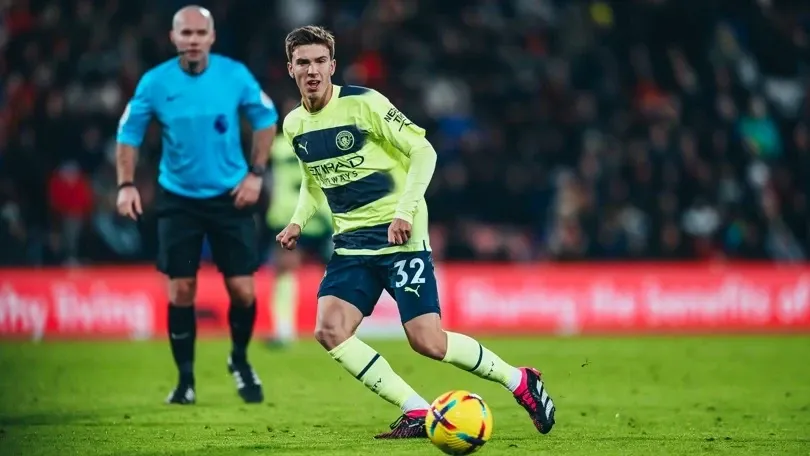 Did Maximo Perrone Move to Como FC from Man City?