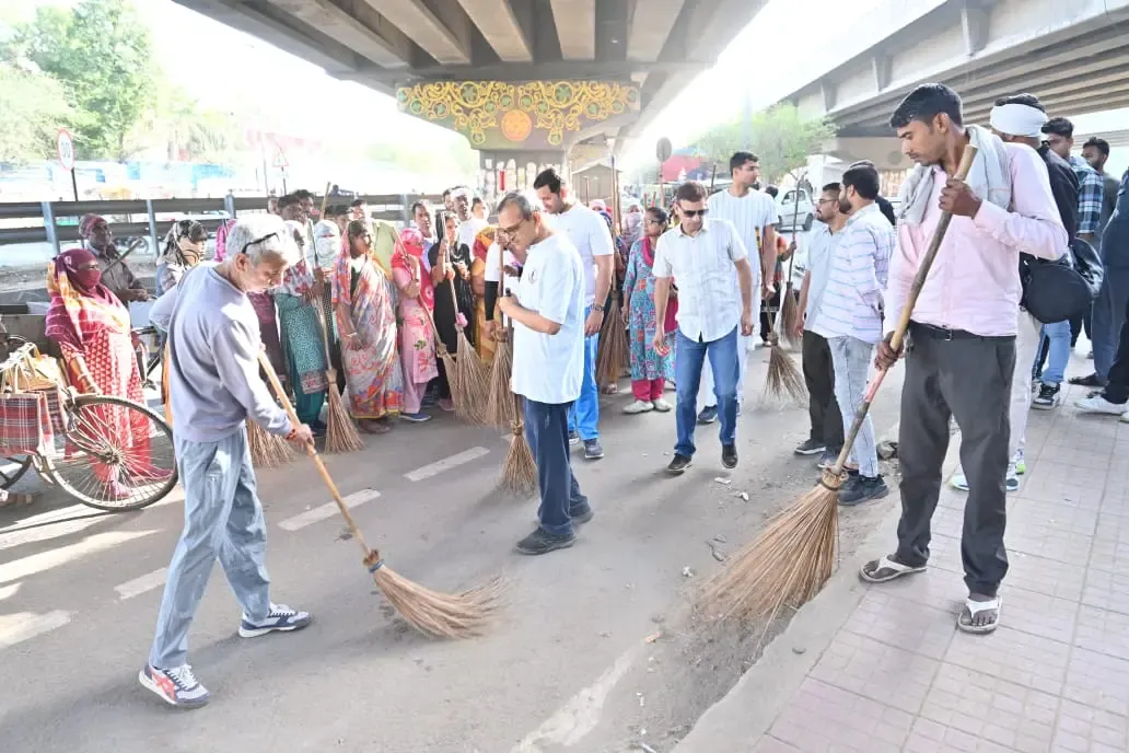MCG Launches Initiative for Clean Roads and Environmental Safety