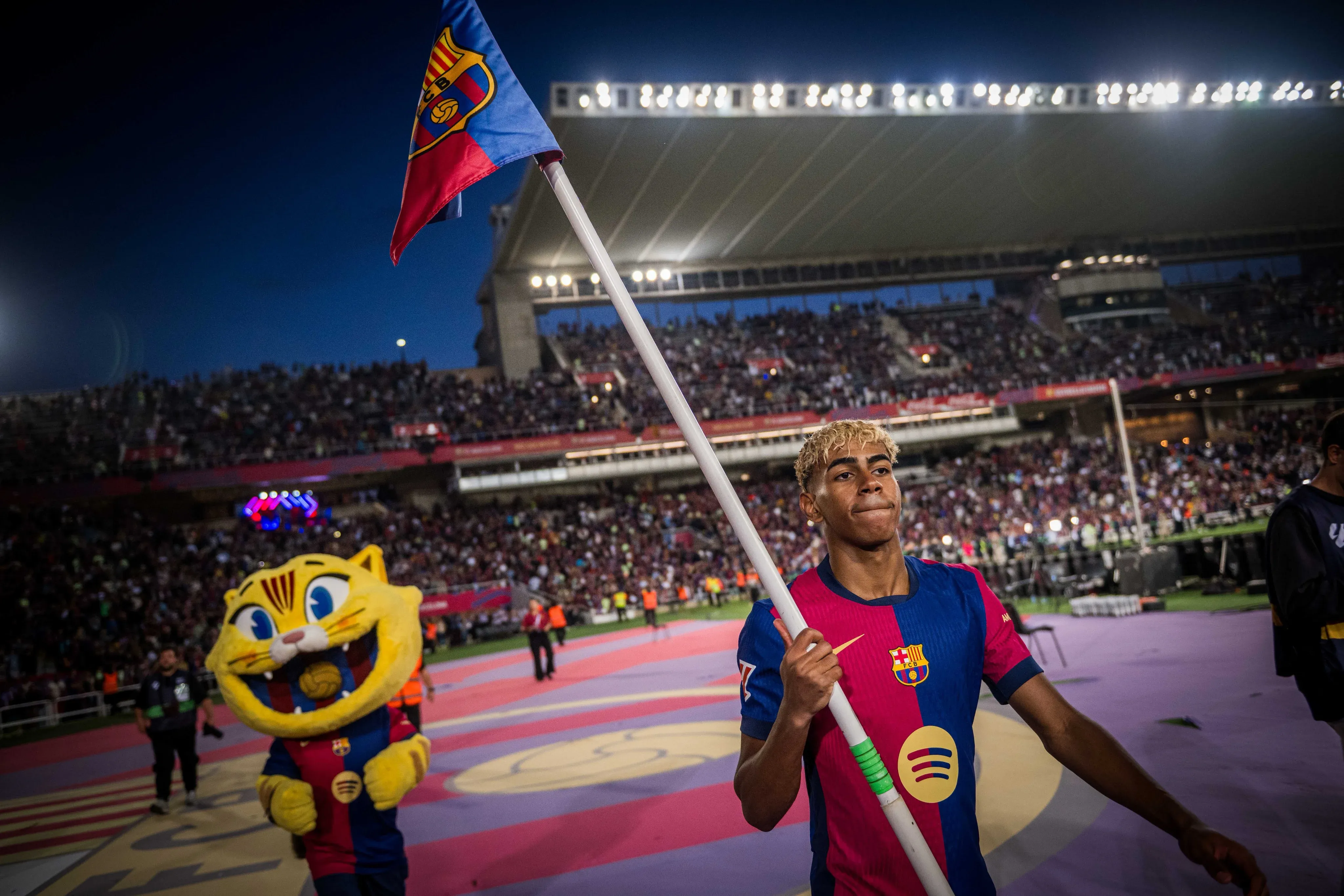 Could Lamine Yamal Follow in Messi and Ronaldinho's Footsteps?
