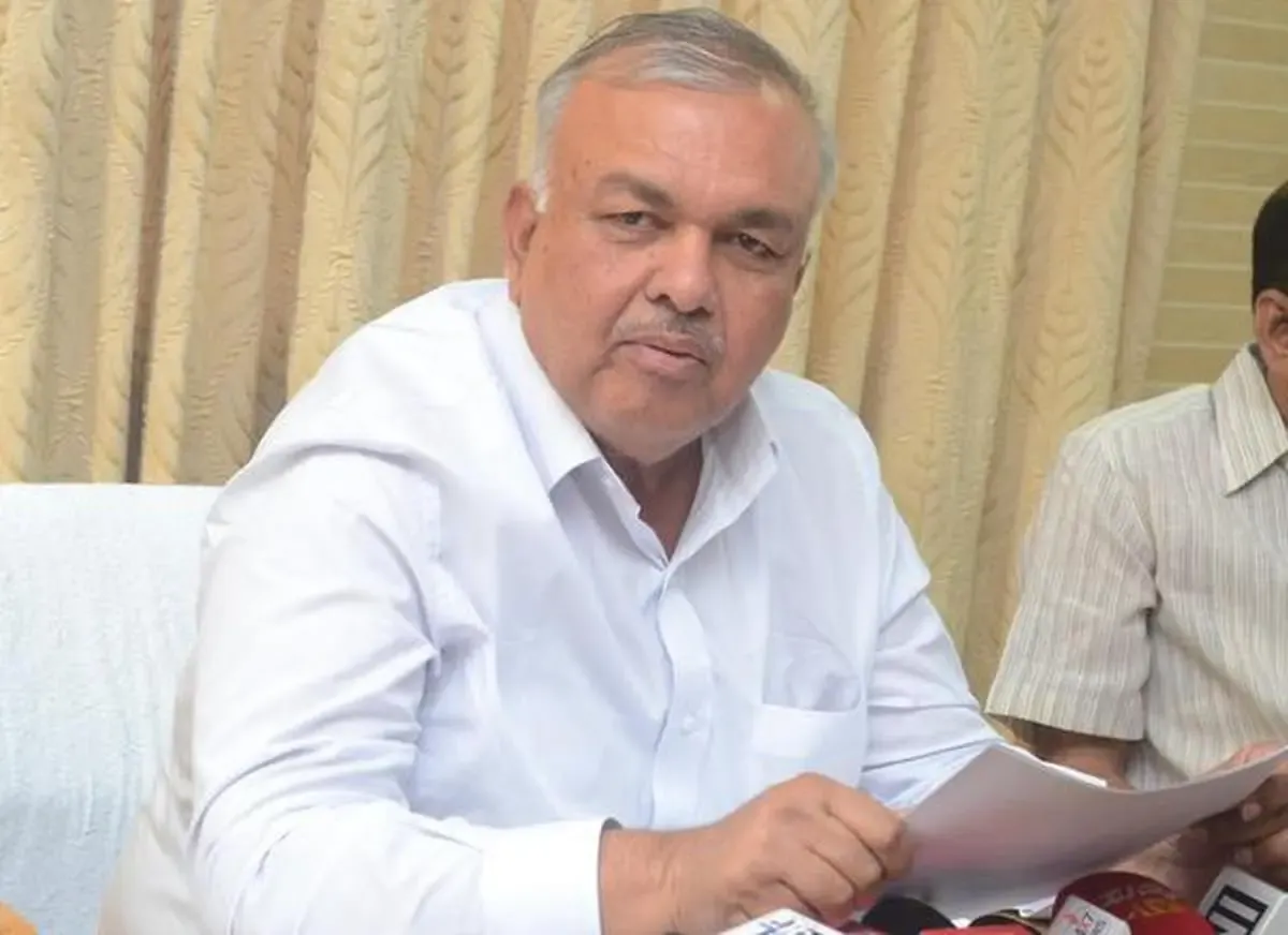 Karnataka Minister Accuses Railway Minister of Misleading on Metro Fare Hike