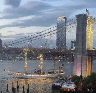 Did a Mexican Navy Ship Really Collide with the Brooklyn Bridge?