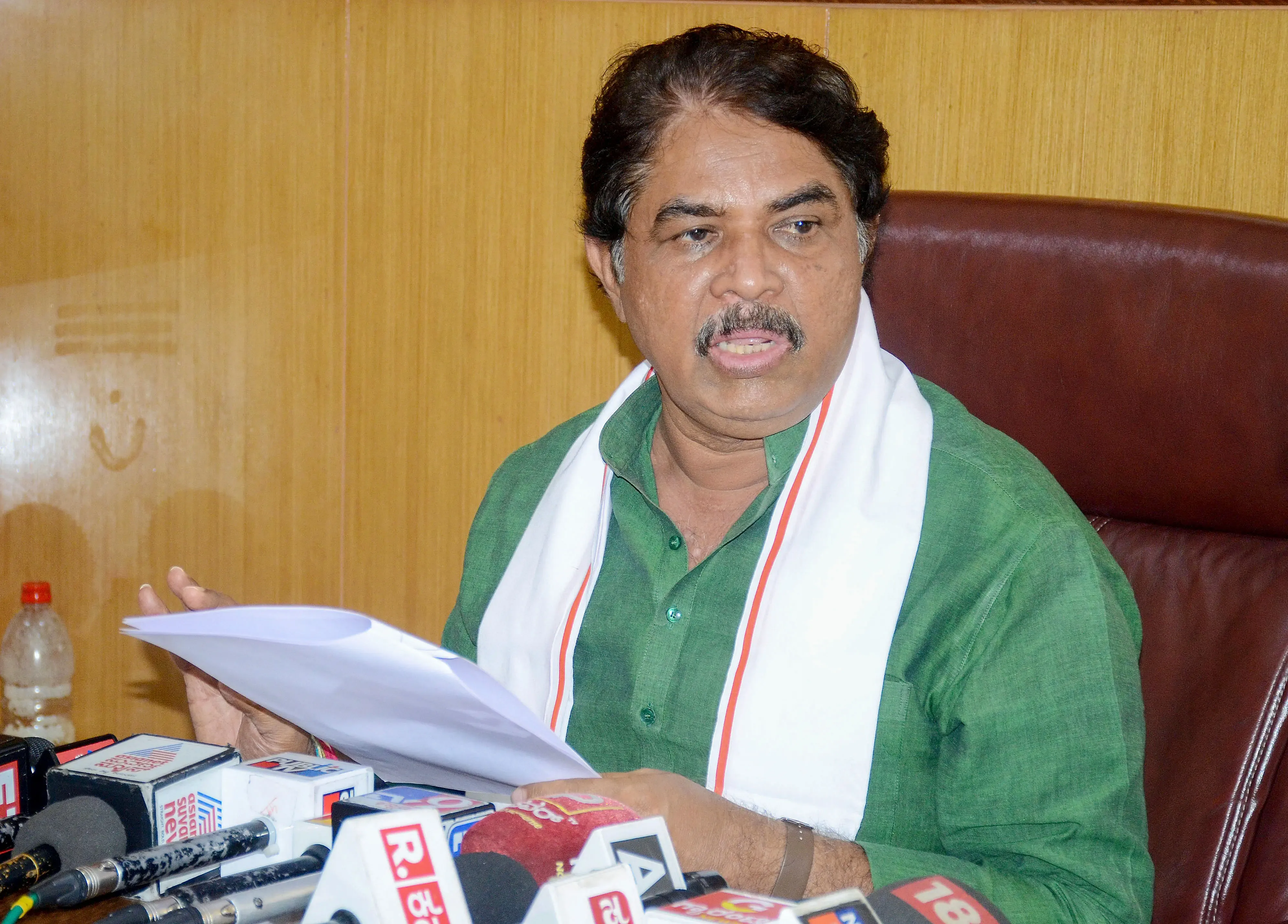 Karnataka BJP Urges Congress to Focus on Governance Amid MFI Ordinance Criticism