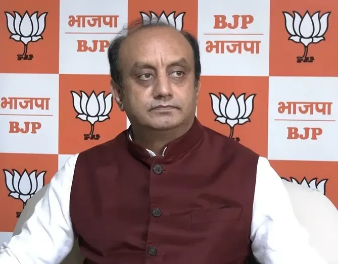 क्या कांग्रेस को 'मोदी विरोध' का चश्मा हटाने पर देश की असली तस्वीर दिखेगी?