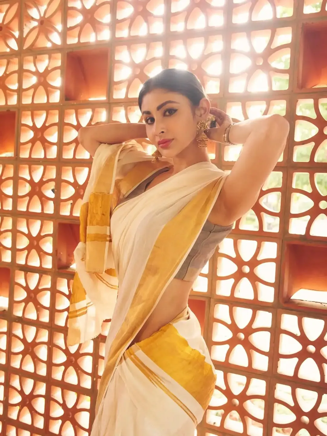 Did Mouni Roy Just Dazzle Us With Her Onam Look?