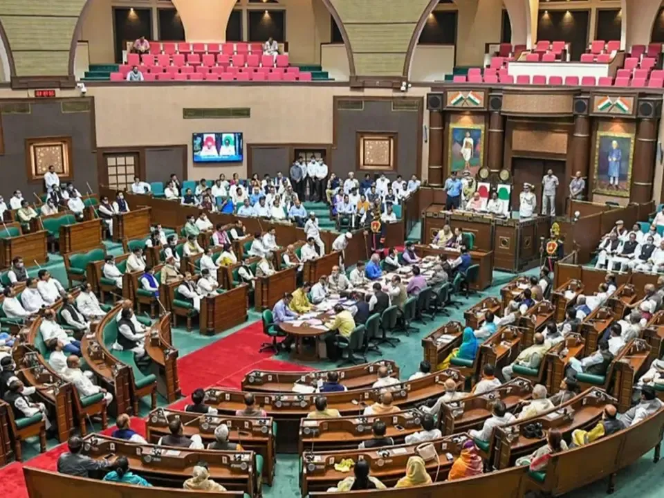 MP Assembly Walkout: Congress Demands CBI Inquiry in Saurabh Sharma Case