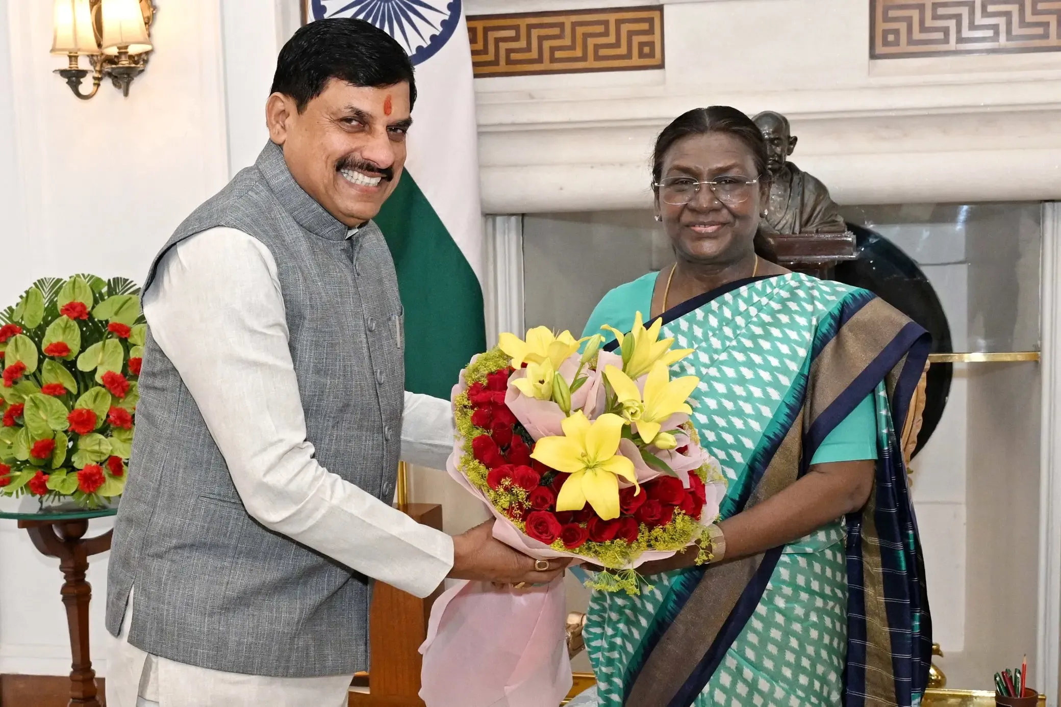 Madhya Pradesh CM Invites President Murmu to Join Water Conservation Initiative
