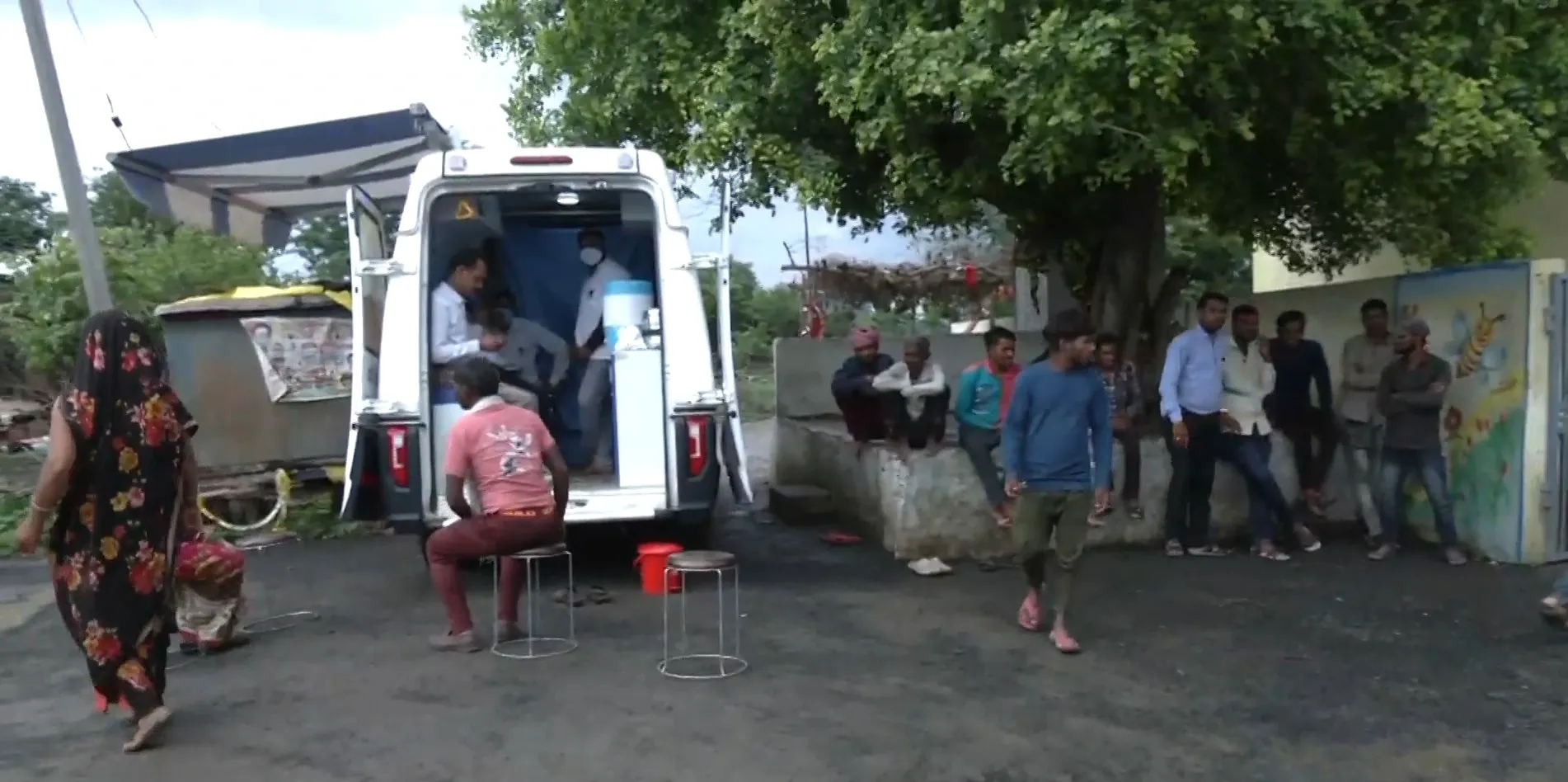 How Are Mobile Medical Units Transforming Healthcare for Tribals in Vidisha?