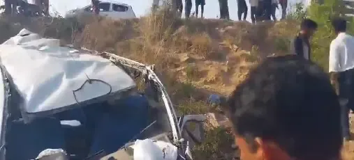 MP: Three Lives Lost as Vehicle Falls from Bridge