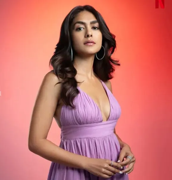 Mrunal Thakur Relishes a Day of Turkish Eggs