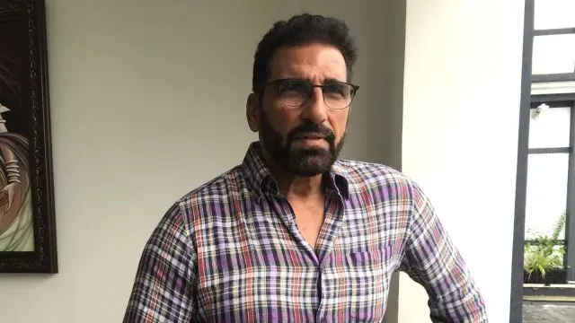 How Did Mukesh Rishi's Army Background Influence His Role in ‘Salakaar’?