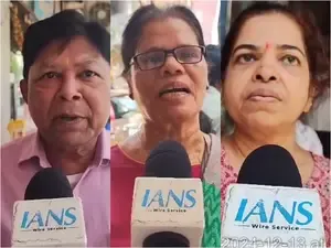 Borivali Residents Praise PM Modi for Ayushman Card Distribution