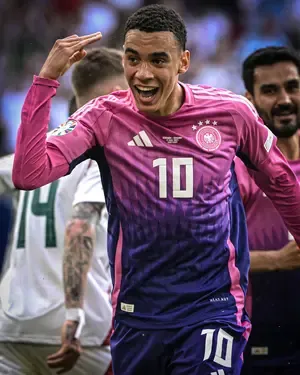Musiala's Exit Clause Request Conflicts with Bayern's Tradition