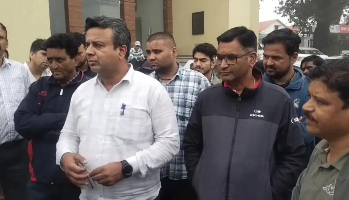 क्या मसूरी में प्रशासनिक विवाद ने गंभीर मोड़ लिया है?