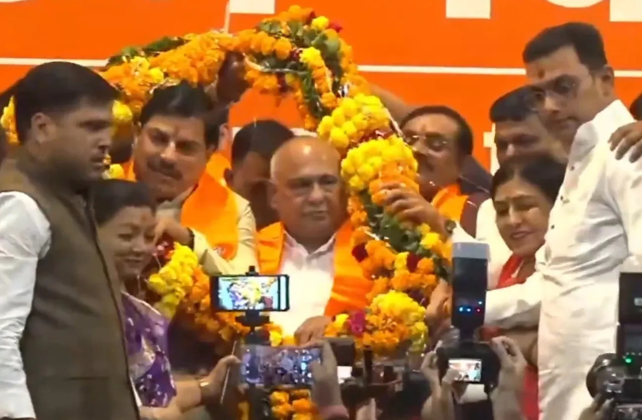 Has Hemant Khandelwal’s Family Really Opposed Congress for 100 Years?