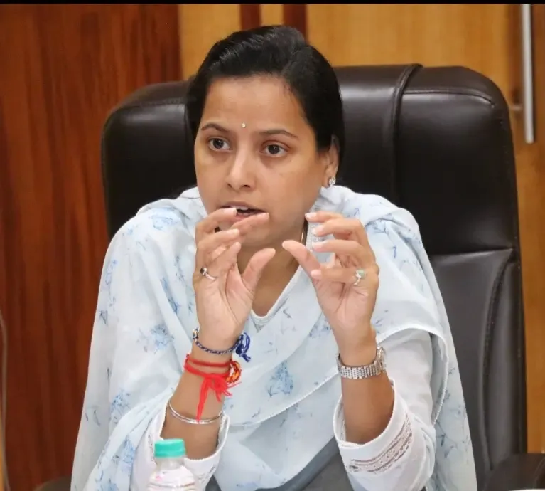 Close to 4,000 Ineligible Women Withdraw from Ladki Bahin Yojana: Maharashtra Minister