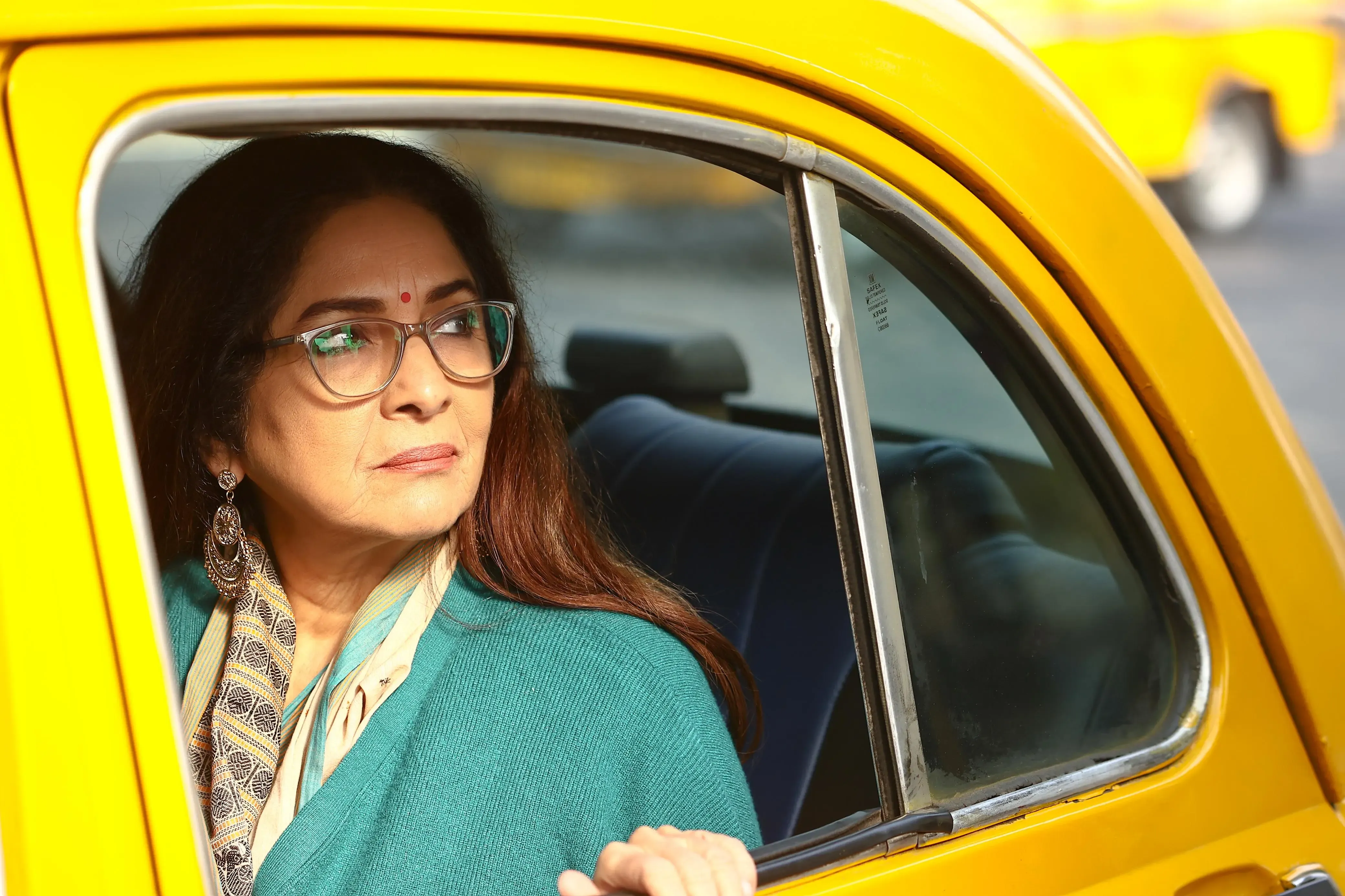 What Does Neena Gupta Say About Working with Anupam Kher?