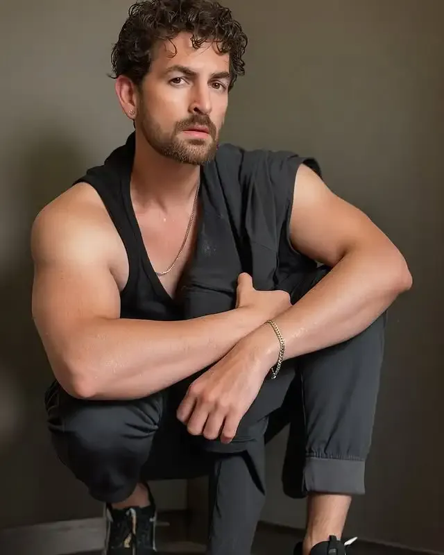 What Did Neil Nitin Mukesh Say About Shah Rukh Khan and Saif Ali Khan’s Old Award Show Joke?