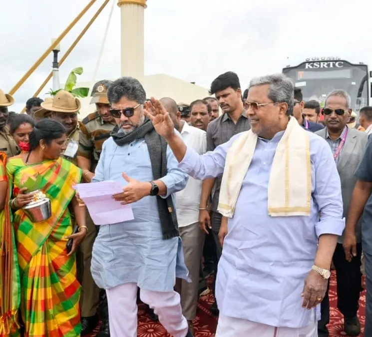 Did Karnataka CM Siddaramaiah Insult Shivakumar?