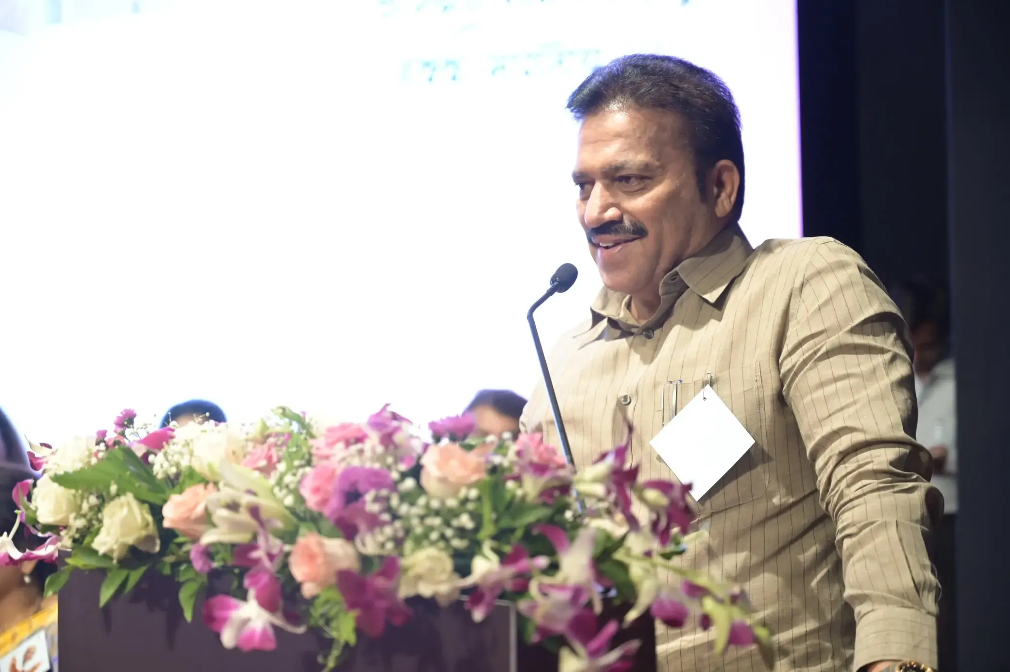 क्या नितेश राणे समाज में विभाजन उत्पन्न करने के लिए गलत बयान दे रहे हैं? : शशिकांत शिंदे