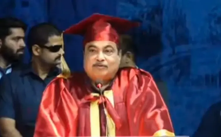Nitin Gadkari Highlights the Importance of Education in the Muslim Community and Critiques Caste Politics