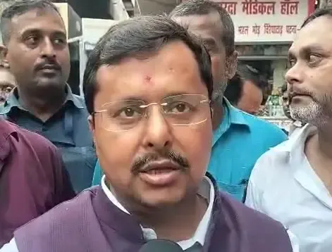 क्या नितिन नबीन ने राजद पर तंज कसते हुए विकास को 'एलईडी' के माध्यम से देखने की बात कही?