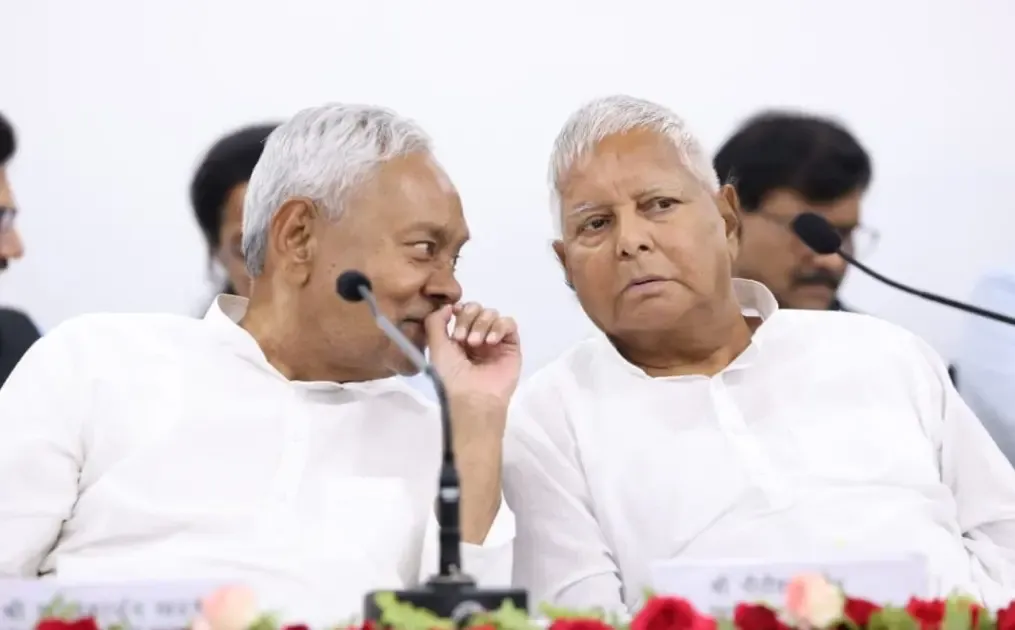 Nitish Kumar Acknowledges Lalu's 'Invitation' to Join the Mahagathbandhan