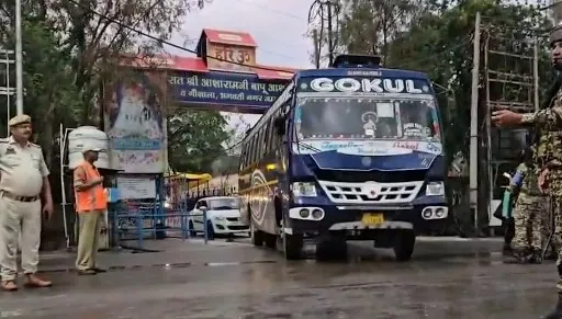 Are pilgrims embarking on the Amarnath Yatra without fear or worry?