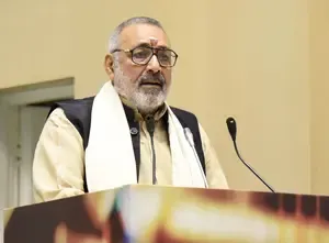 Is there no politics in Tharoor's inclusion? Cong faces internal issues, says Giriraj Singh