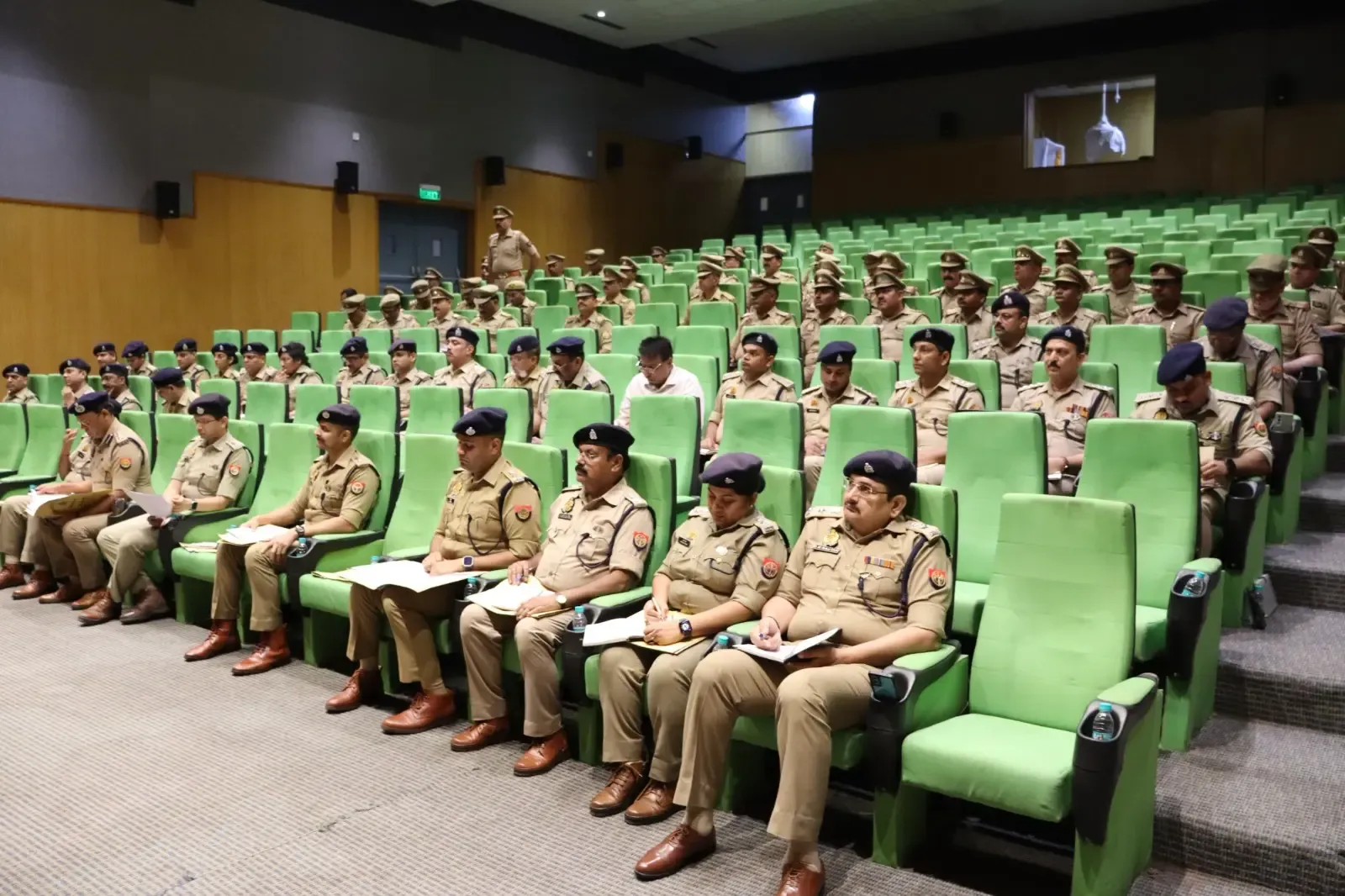 क्या नोएडा में अवैध खनन और अपराध नियंत्रण के लिए कमिश्नर ने की कड़ी कार्रवाई?
