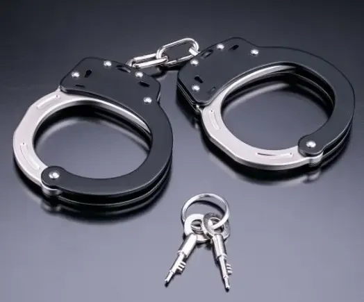 क्या नोएडा में बुजुर्ग महिला से साइबर ठगी के मामले में 3 लोग गिरफ्तार हुए?