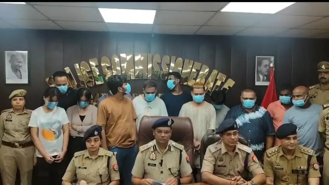 क्या नोएडा में फर्जी कॉल सेंटर के जरिए विदेशी नागरिकों से धोखाधड़ी करने वाला गैंग पकड़ा गया?